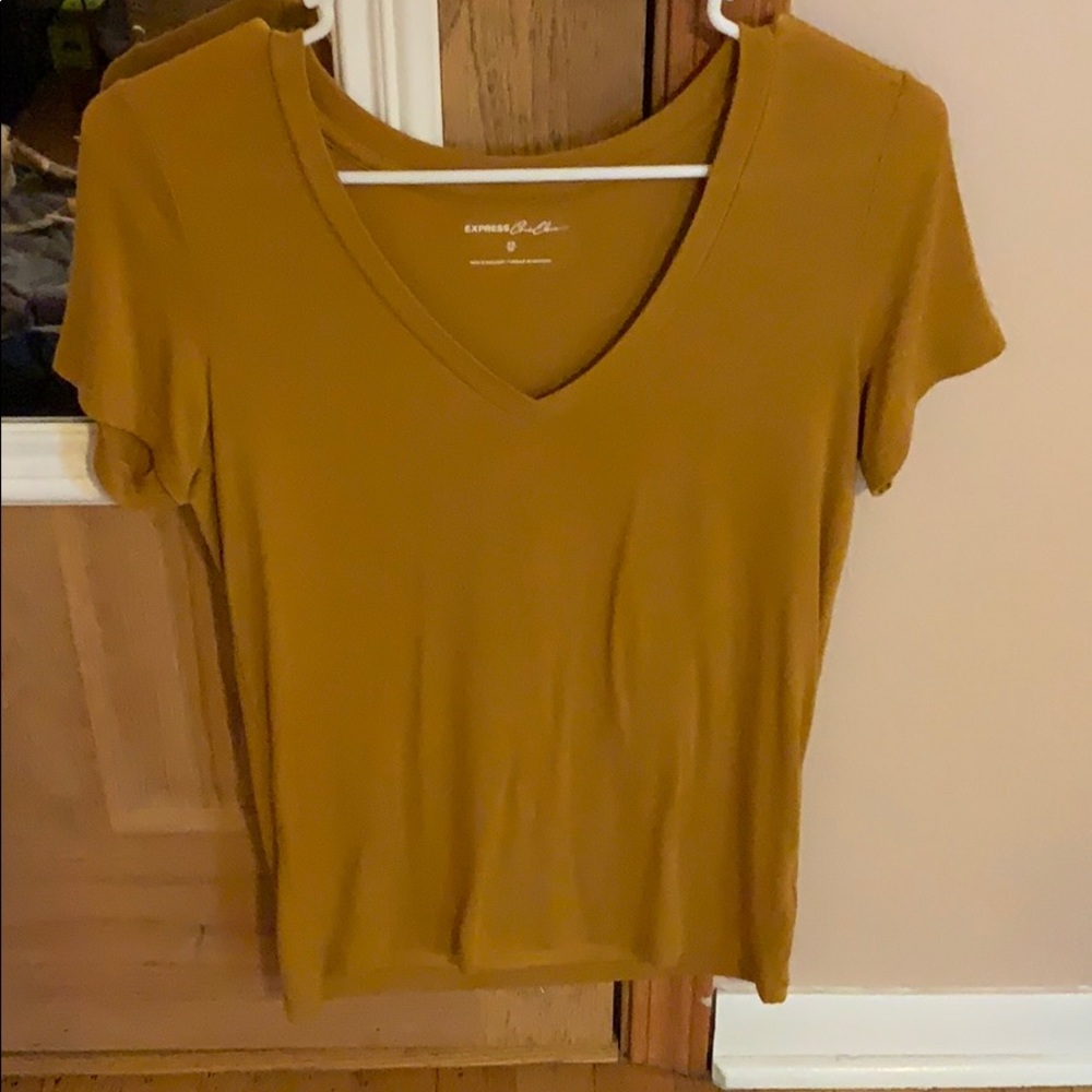 Mustard vneck